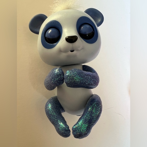 Lot Of 4 Fingerlings Interactive Baby Monkeys, Panda And Unicorn Talking Toys - Picture 4 of 5